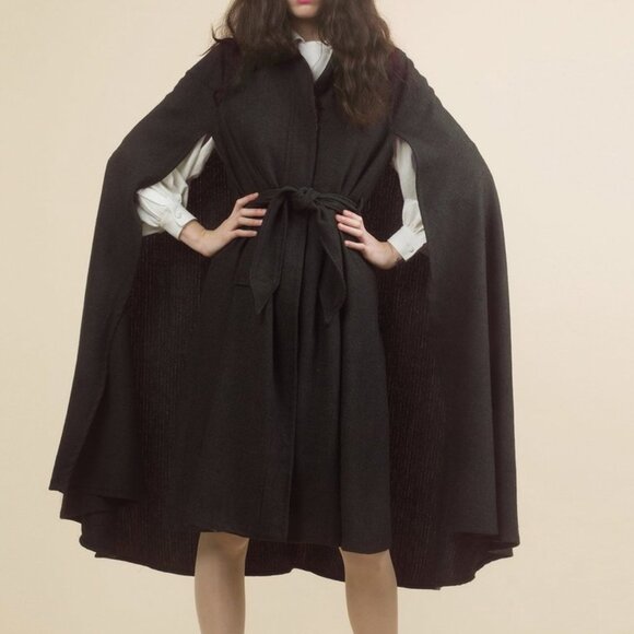 Samantha Pleet Luna Cape - M - Picture 6 of 6